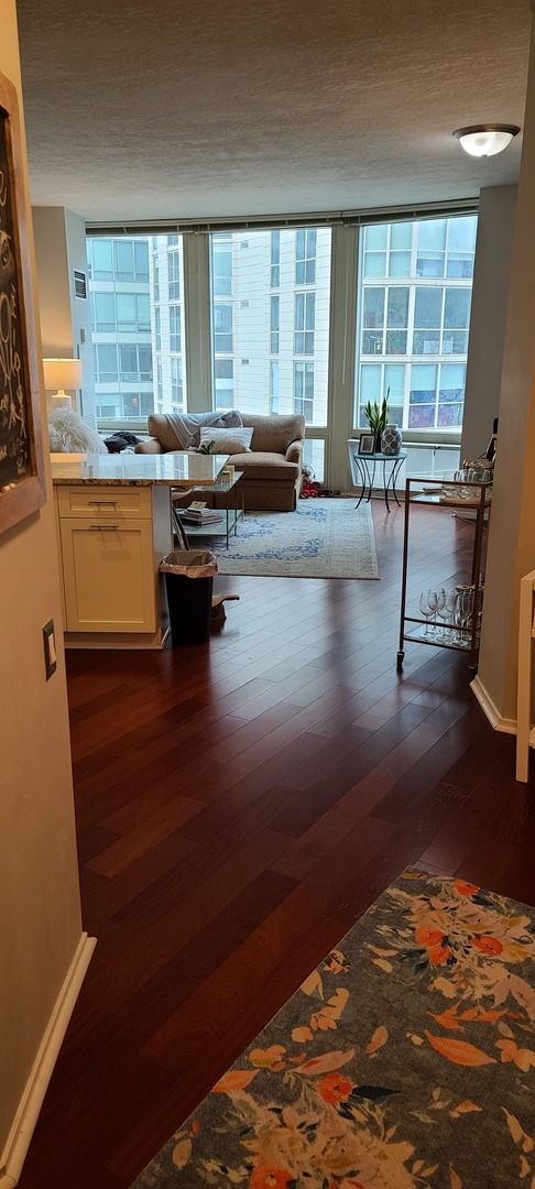 600 N Kingsbury Street Unit: 906