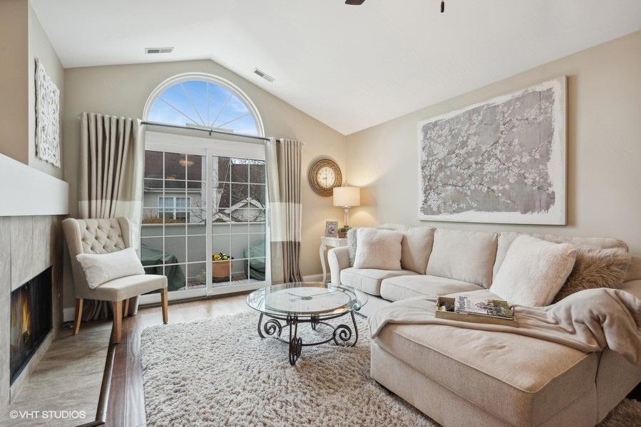 1322 Clybourne Street Unit: 1322