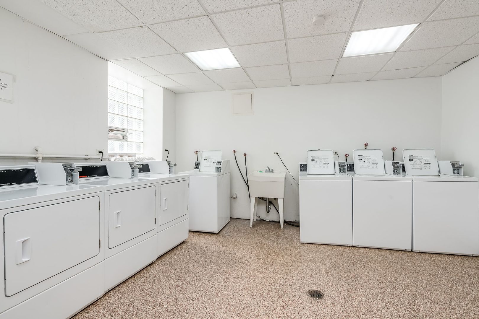 3449 N Elaine Place Unit: 408