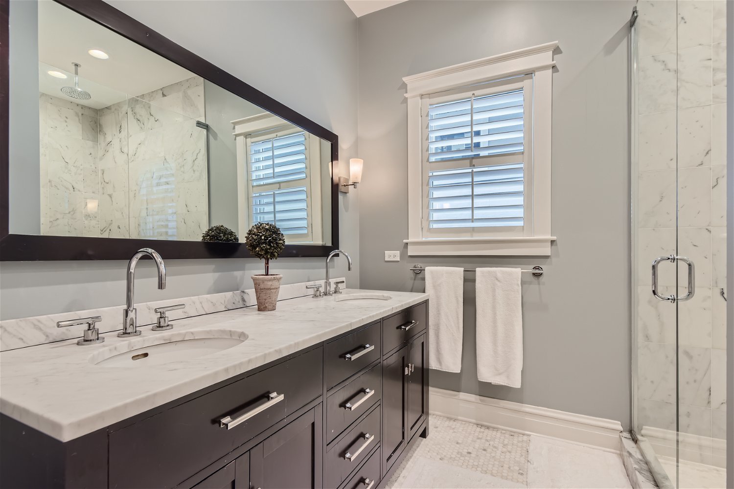 4927 N Seeley Avenue