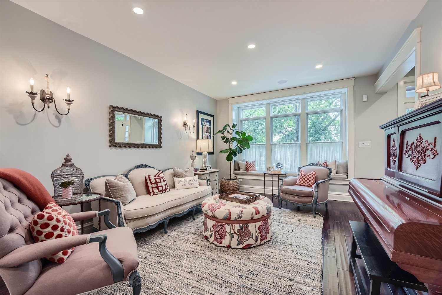 4927 N Seeley Avenue