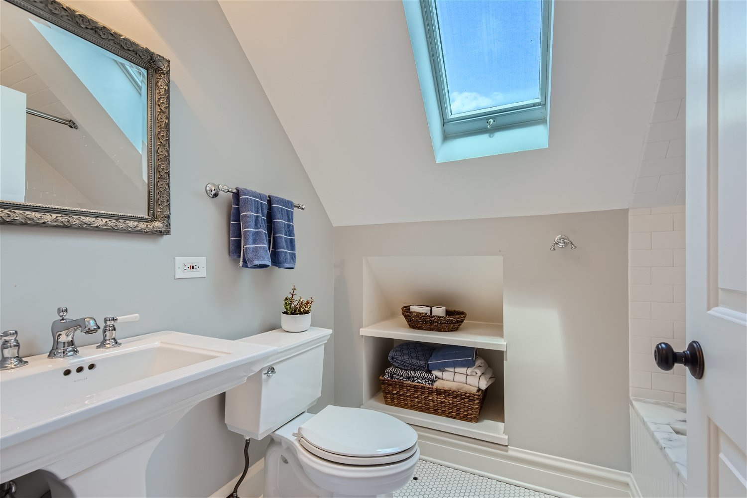 4927 N Seeley Avenue