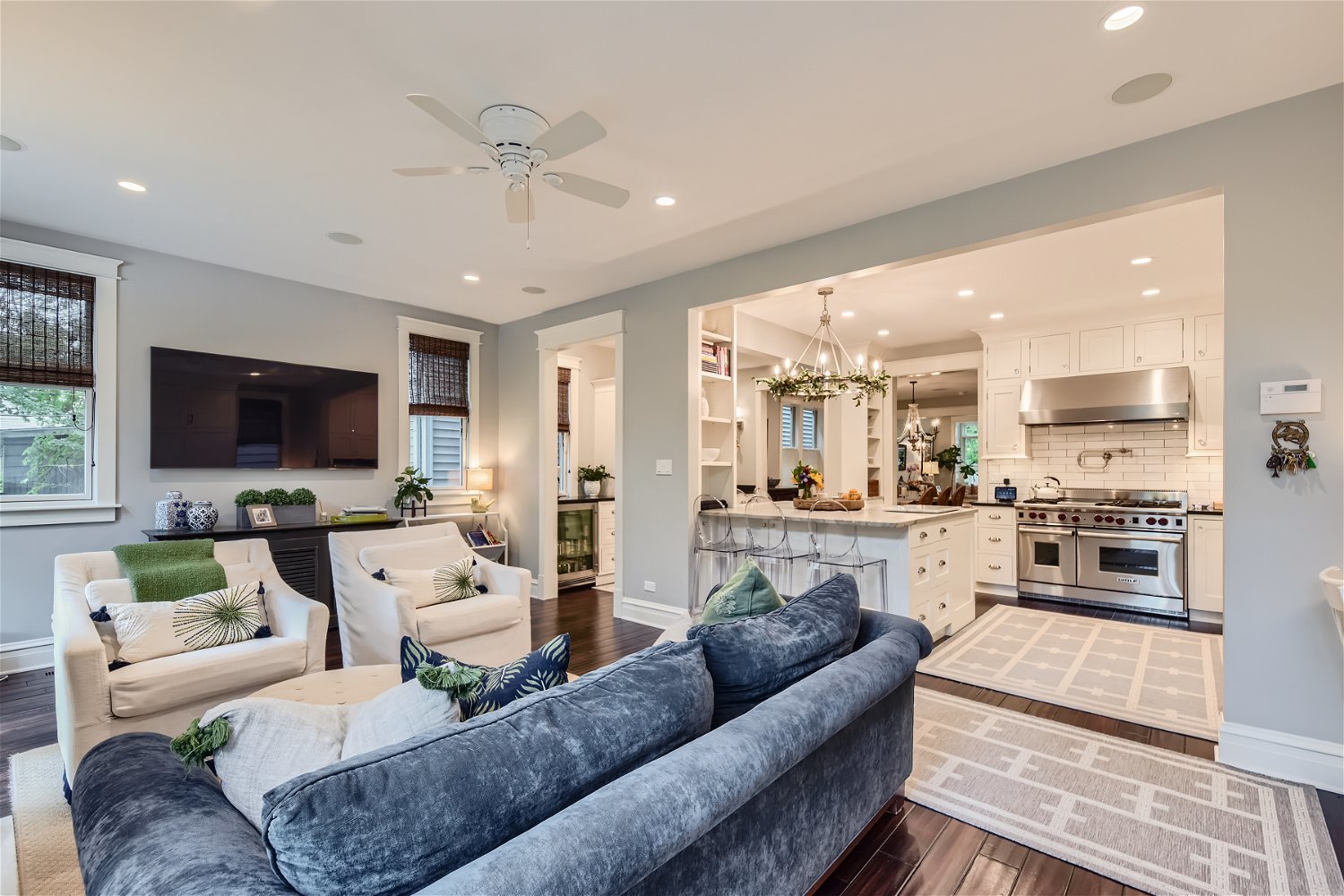 4927 N Seeley Avenue