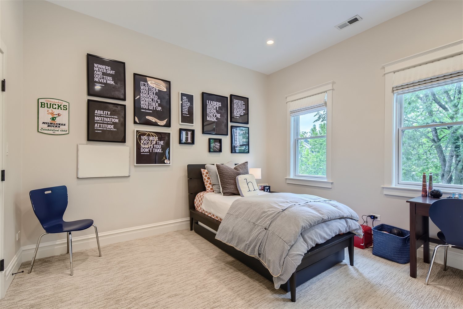 4927 N Seeley Avenue