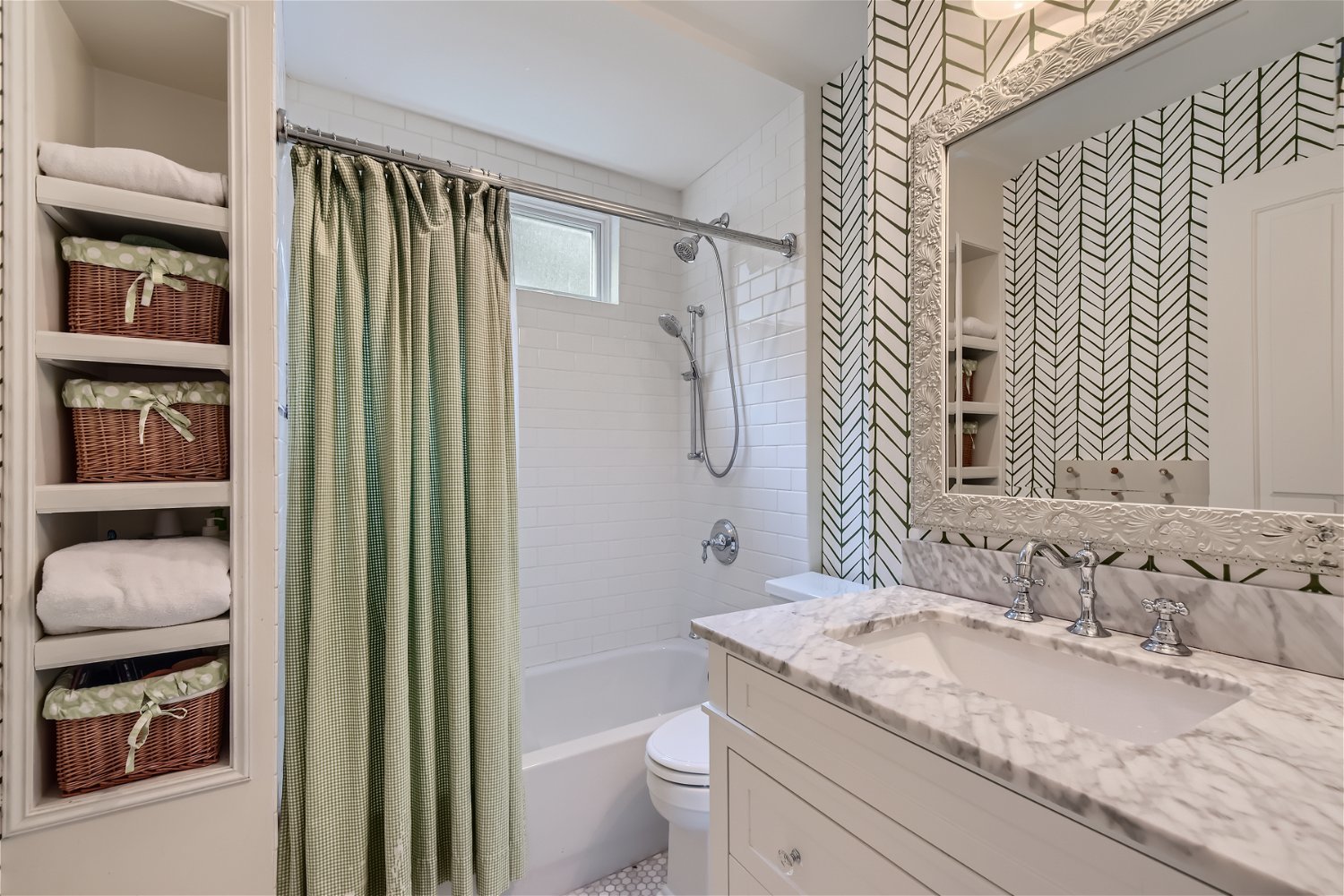 4927 N Seeley Avenue