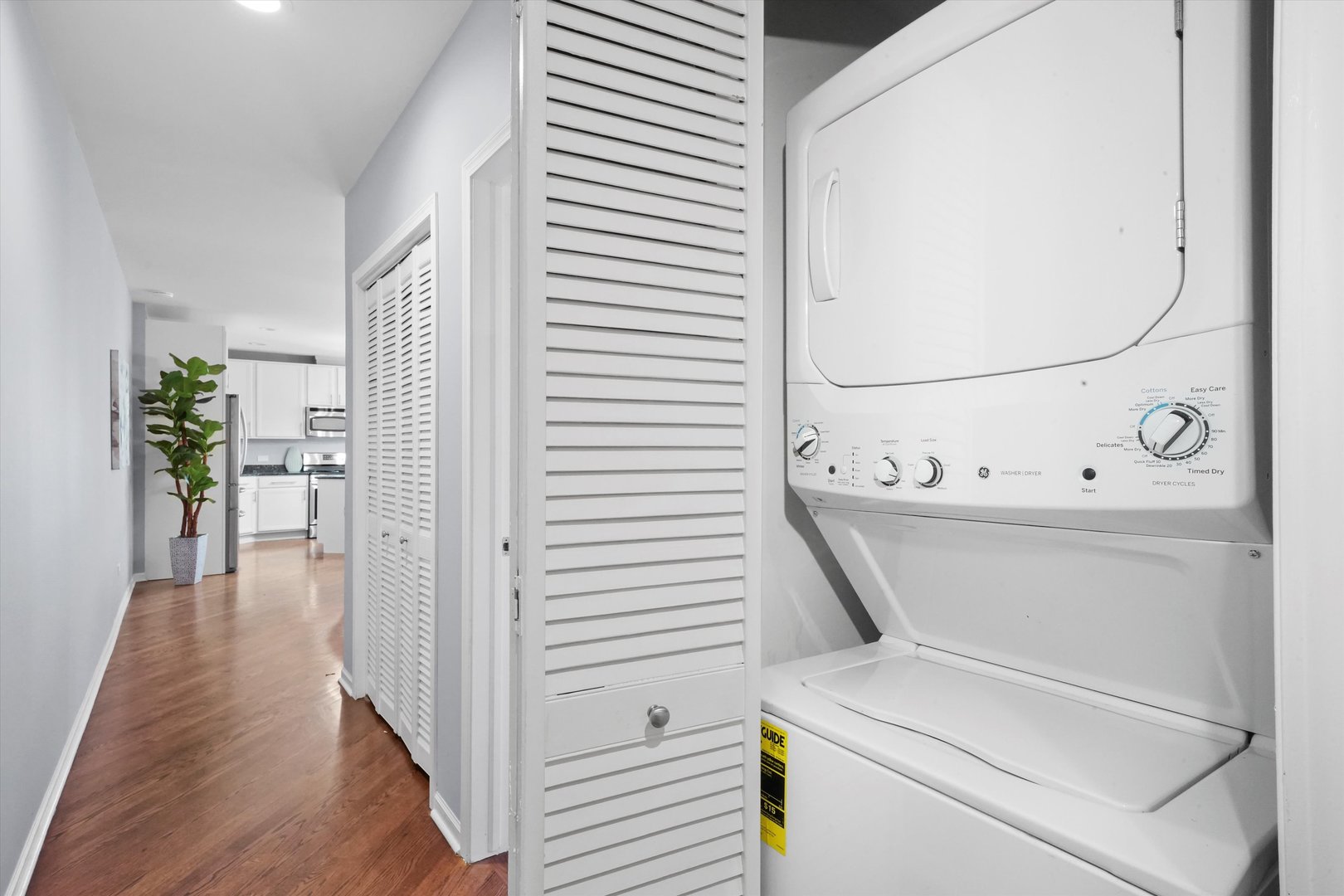 917 N HONORE Street Unit: 2S