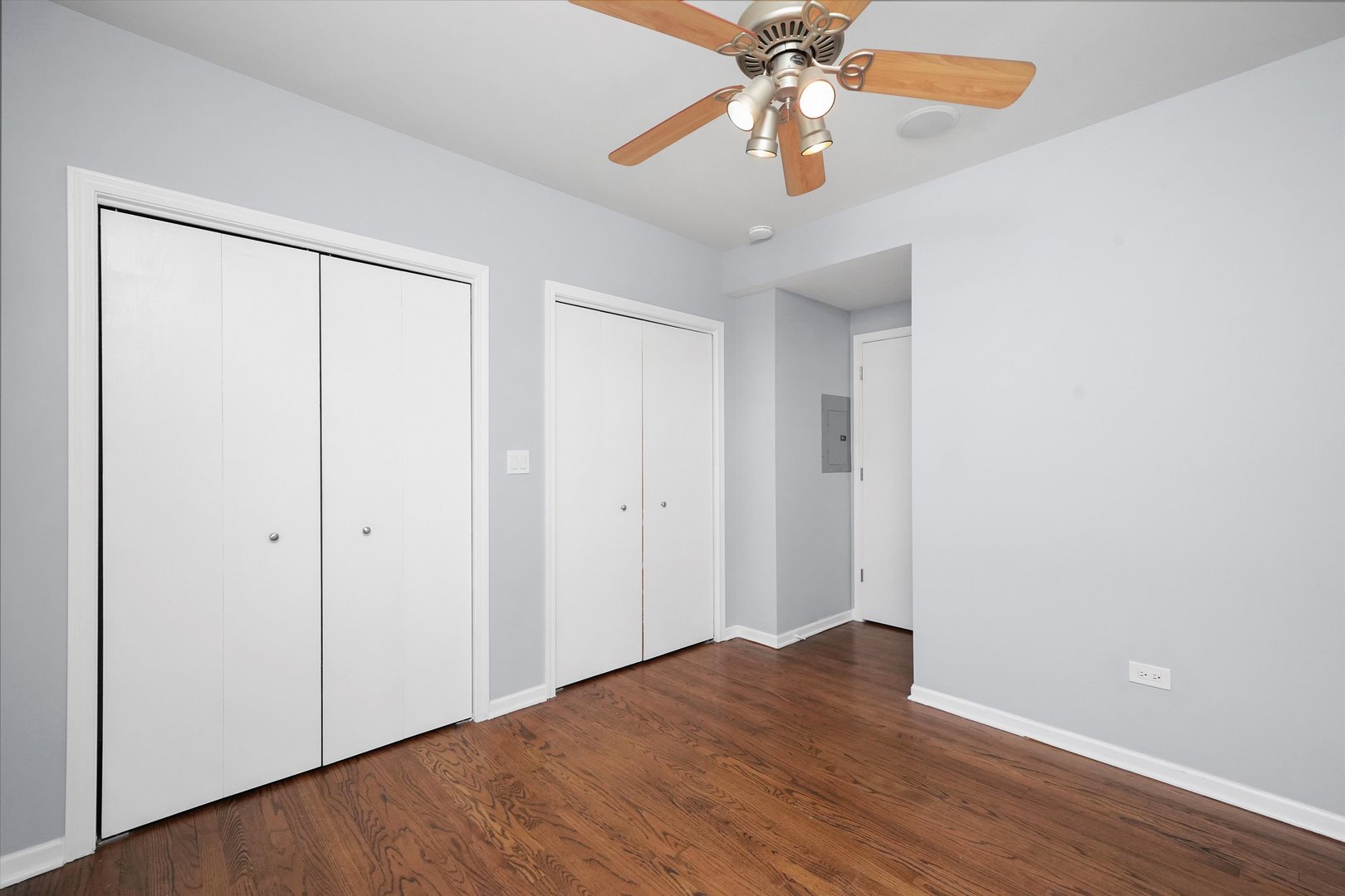 917 N HONORE Street Unit: 2S