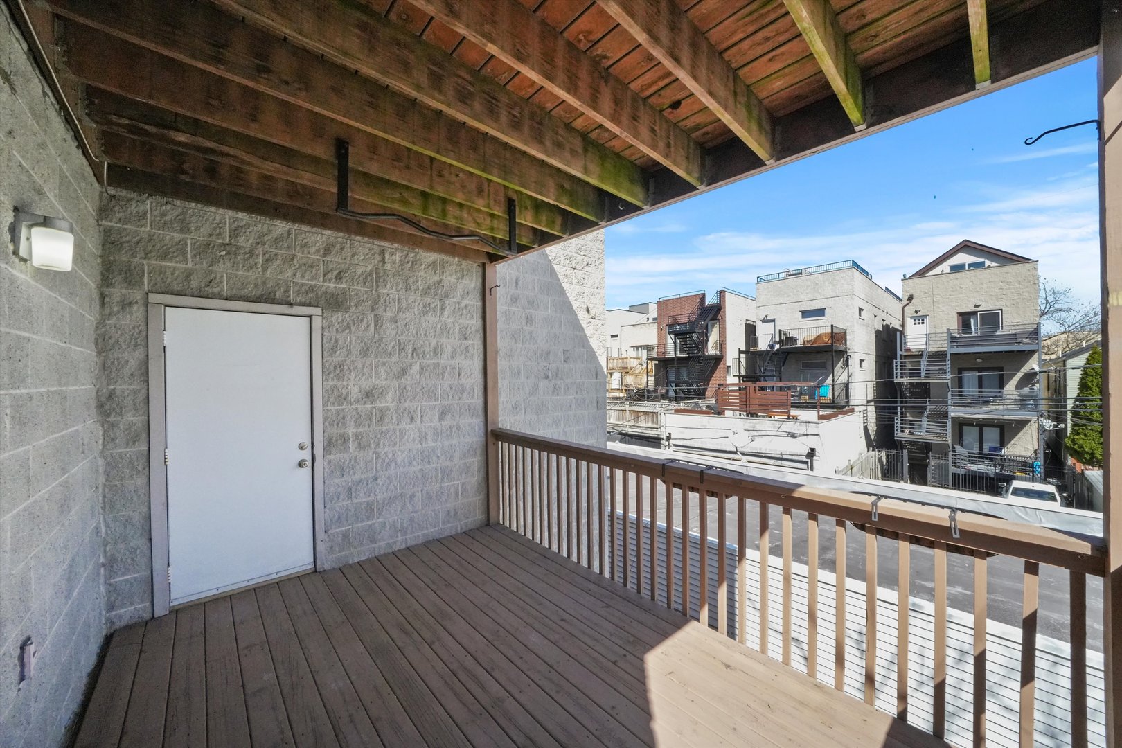 917 N HONORE Street Unit: 2S