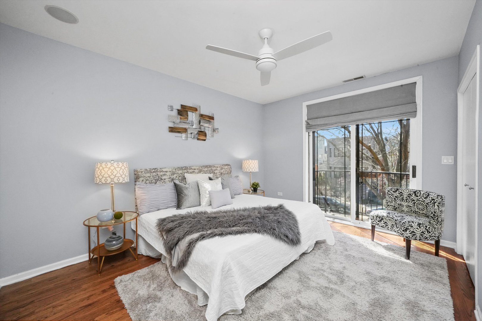 917 N HONORE Street Unit: 2S