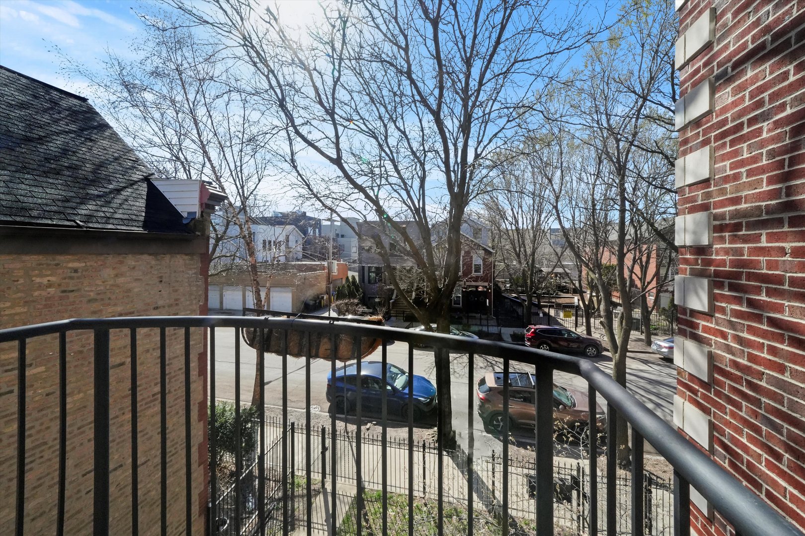 917 N HONORE Street Unit: 2S