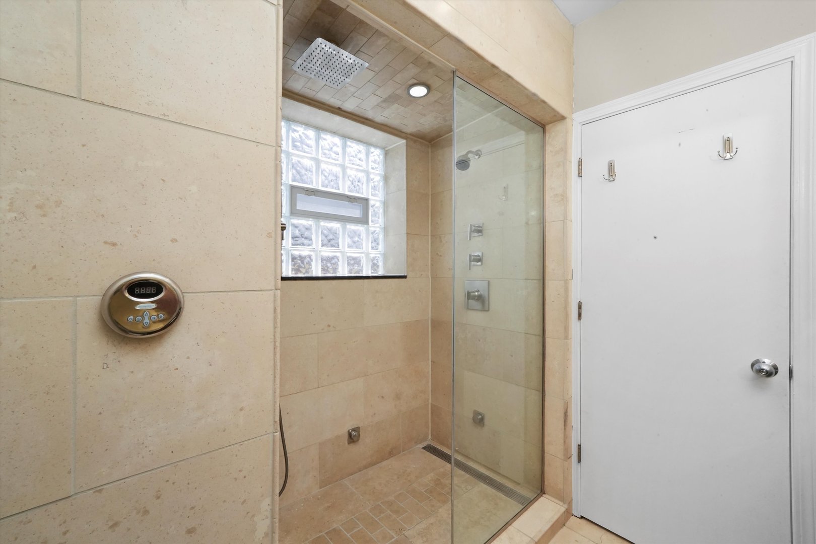 917 N HONORE Street Unit: 2S