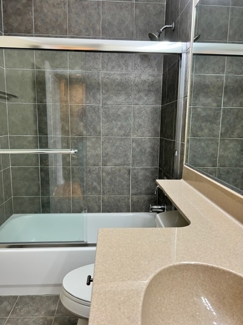 1043 N Kingsbury Street