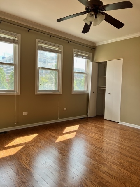 1043 N Kingsbury Street