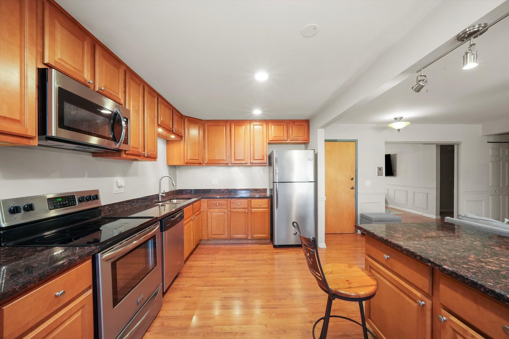 1114 N DALE Avenue Unit: 1A