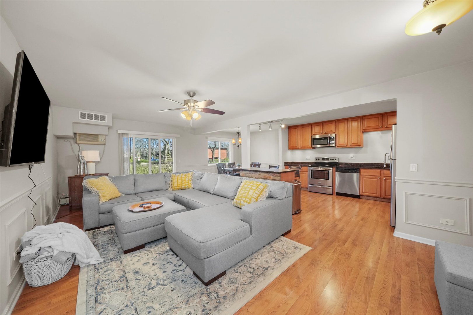 1114 N DALE Avenue Unit: 1A