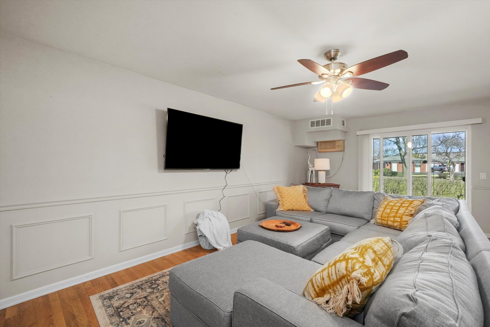 1114 N DALE Avenue Unit: 1A