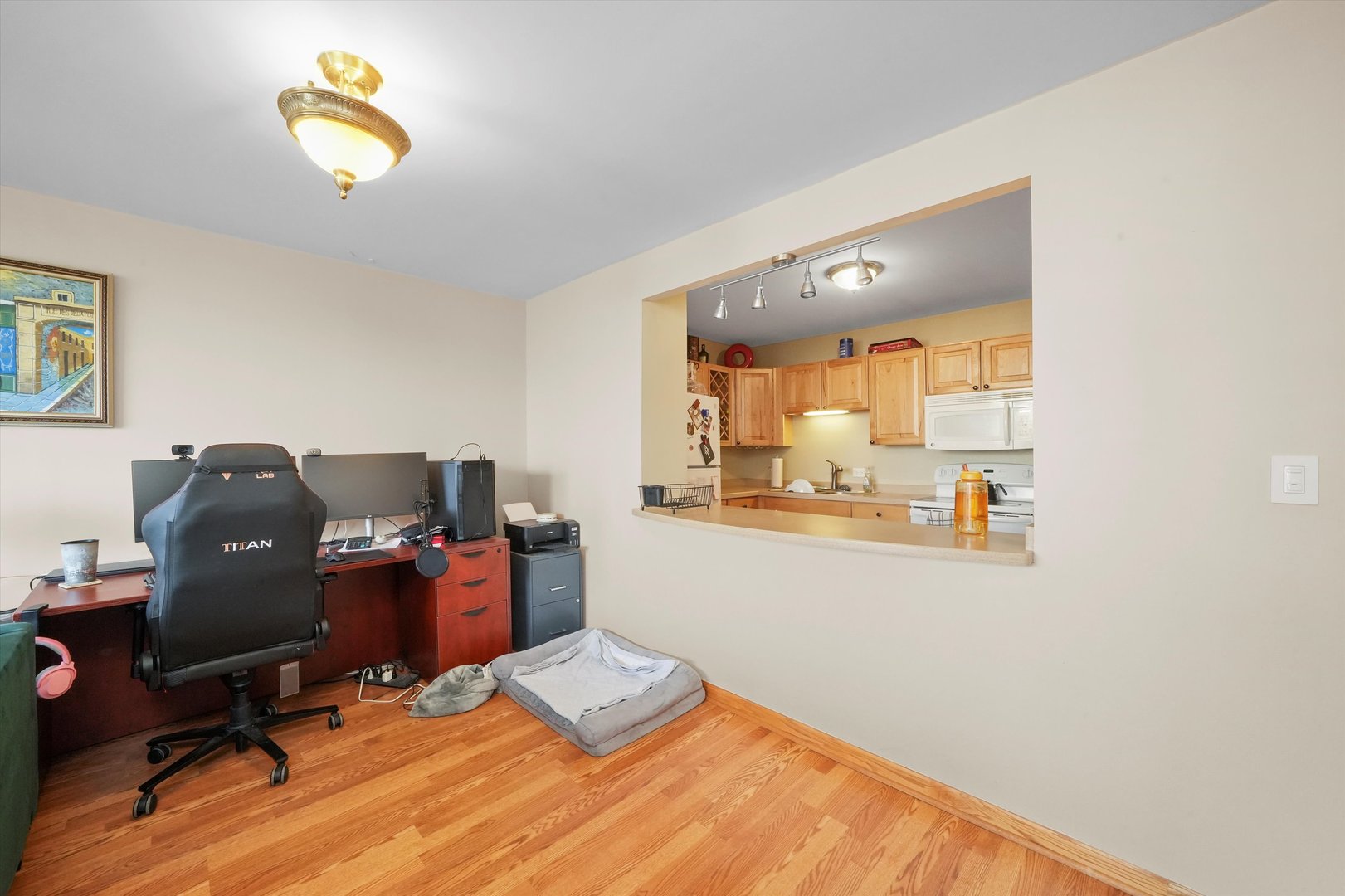 3930 N Pine Grove Avenue Unit: 512