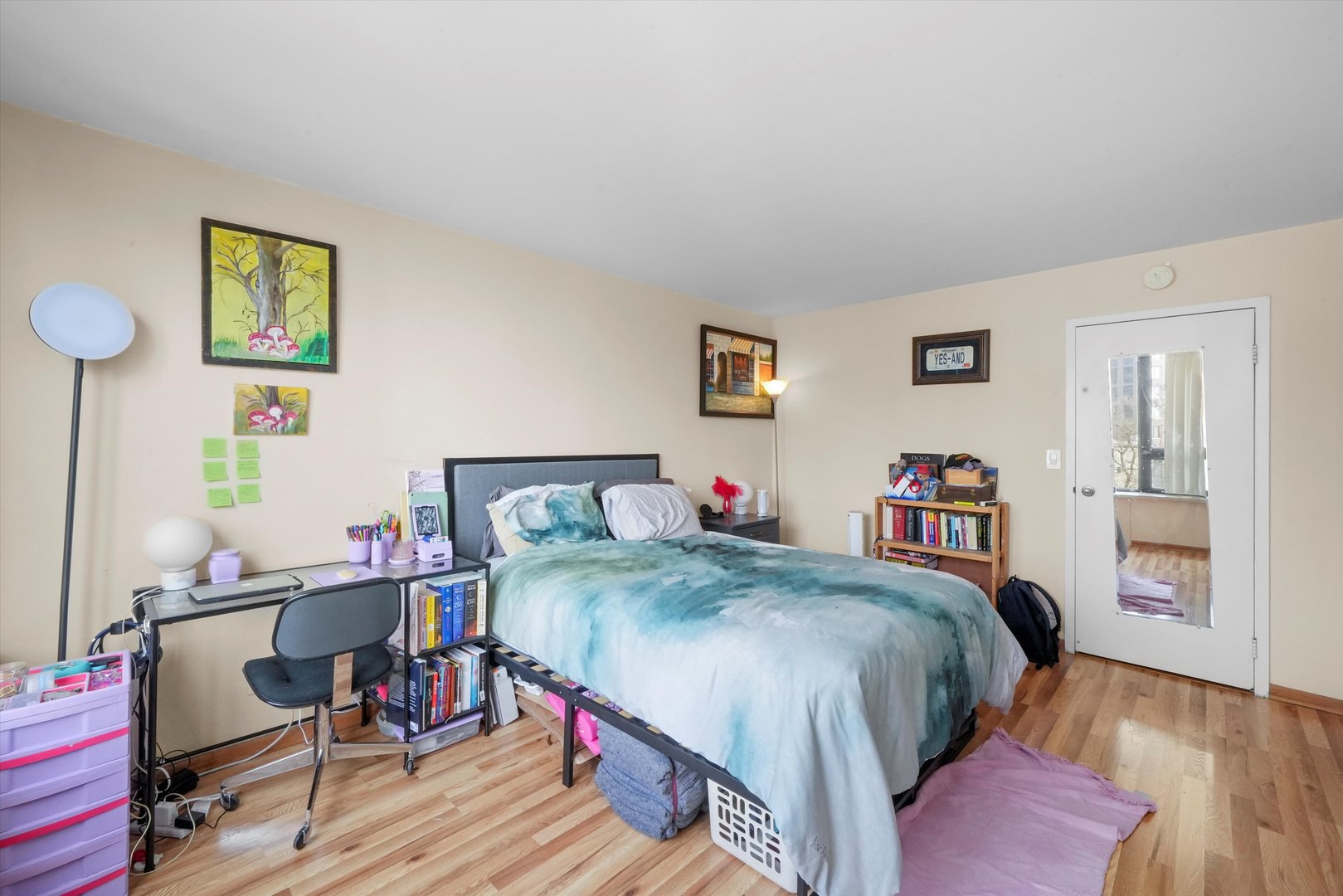 3930 N Pine Grove Avenue Unit: 512