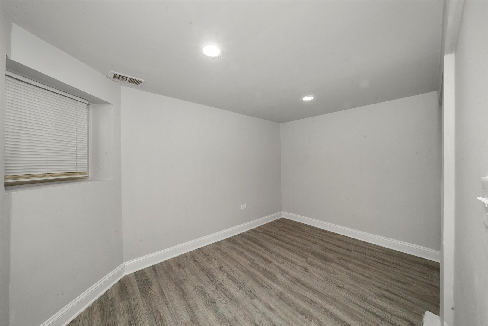 1036 N SPRINGFIELD Avenue