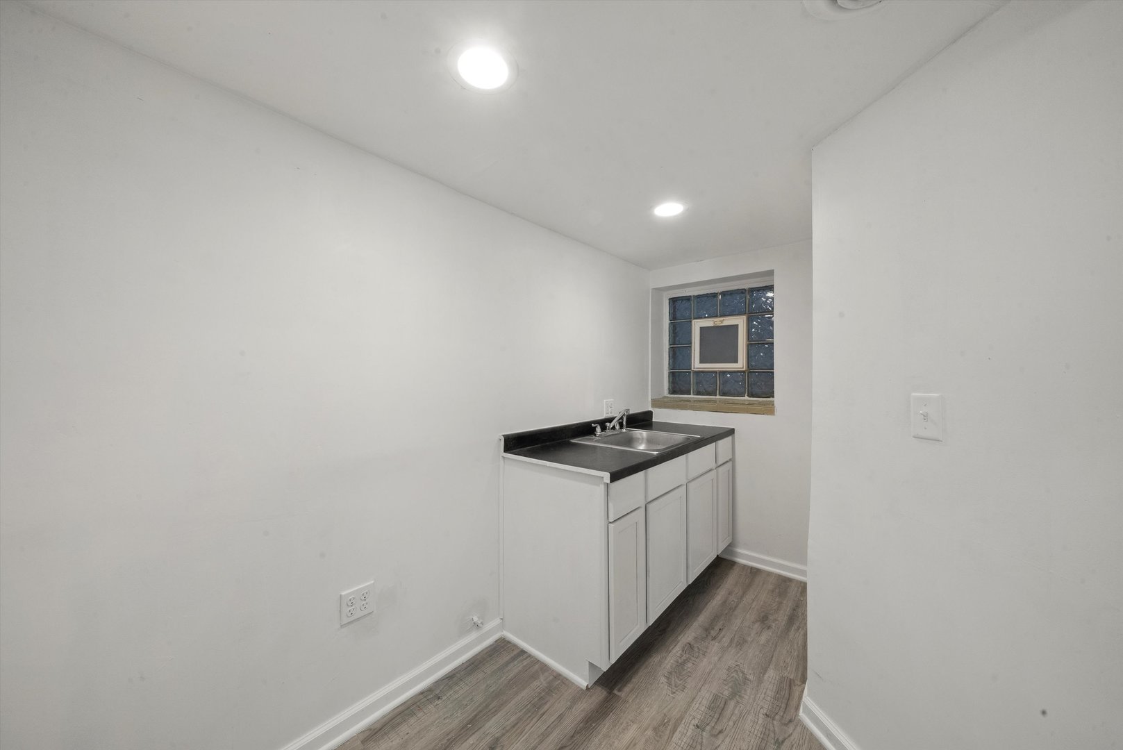 1036 N SPRINGFIELD Avenue