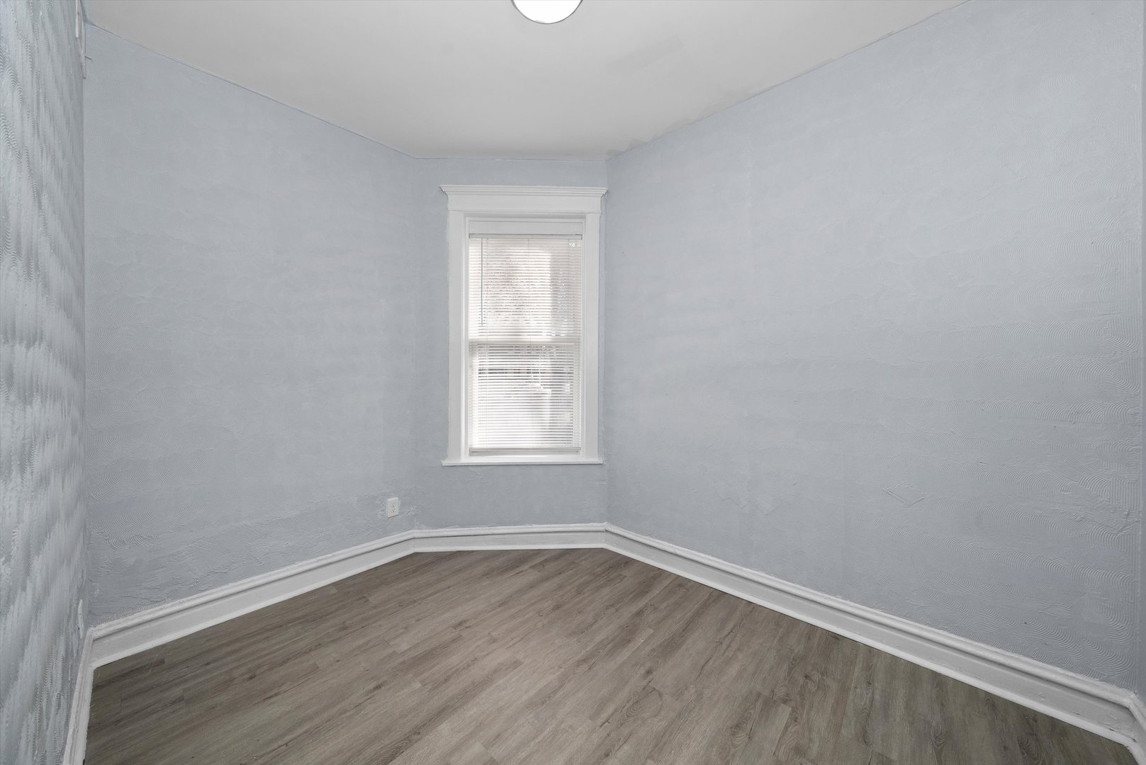 1036 N SPRINGFIELD Avenue