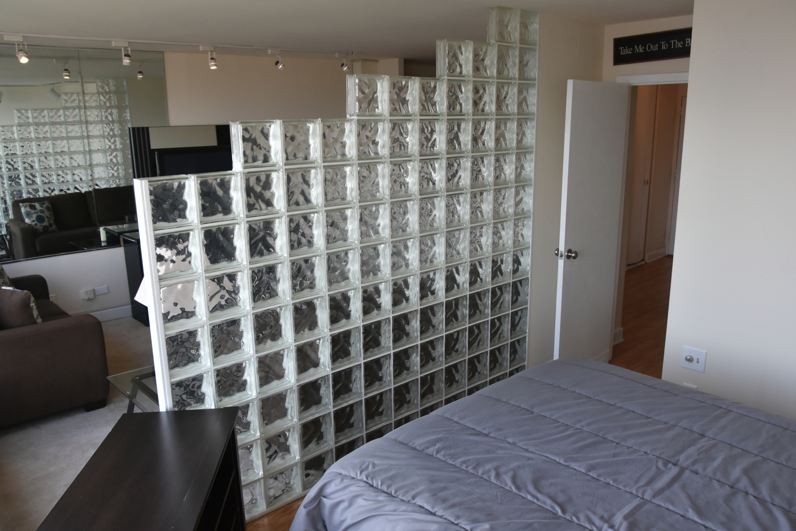 5455 N Sheridan Road Unit: 2207