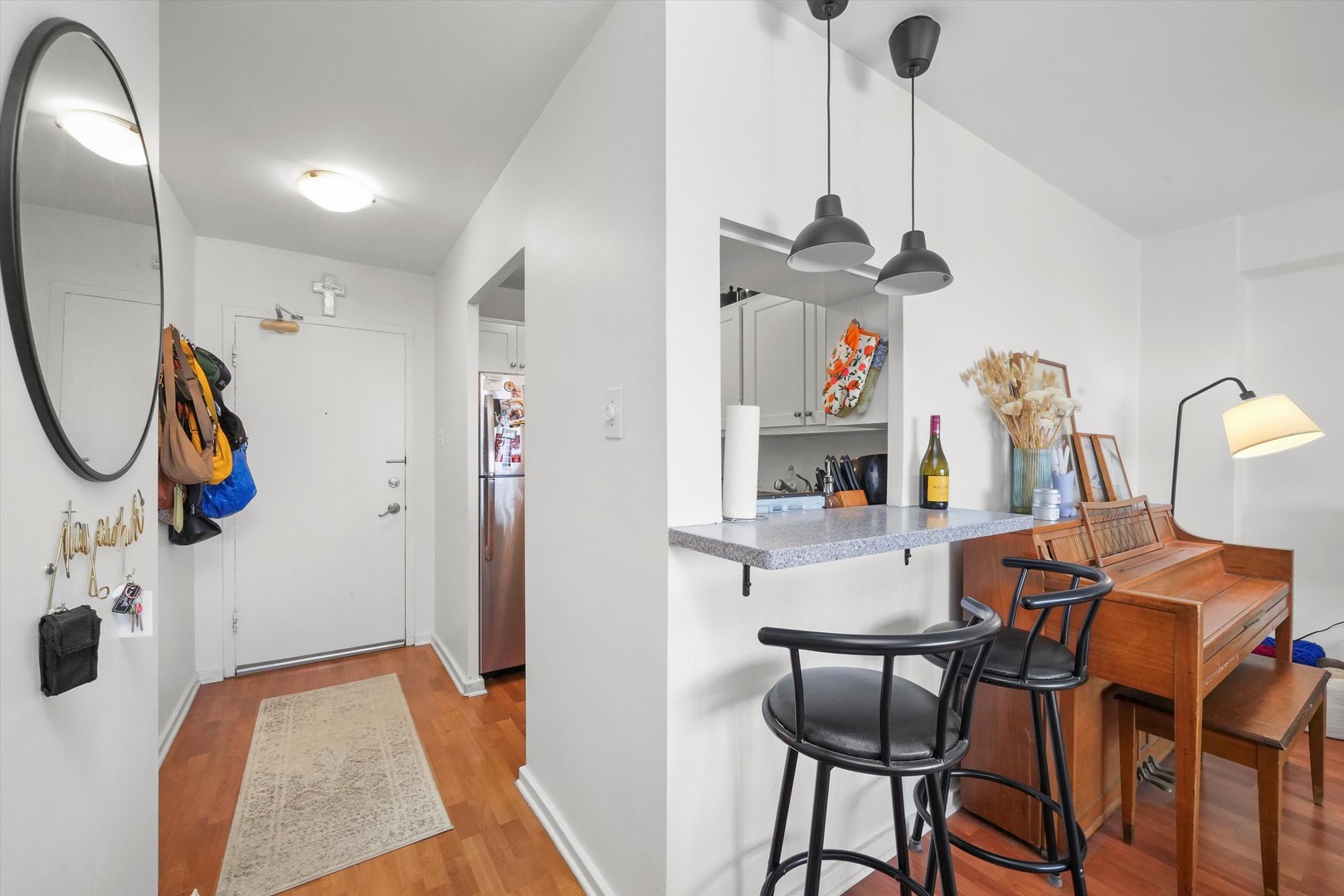 2909 N Sheridan Road Unit: 1908