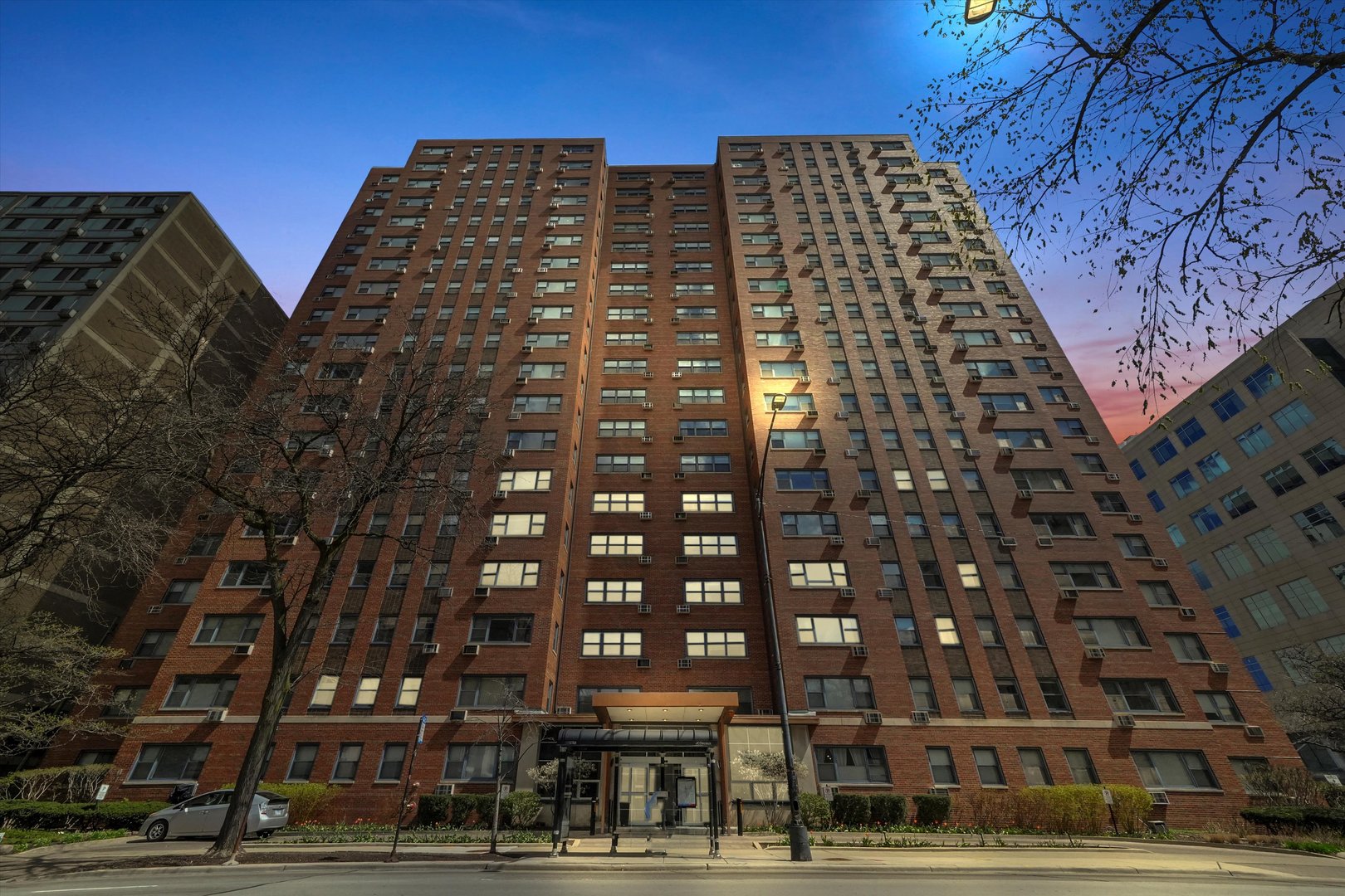 2909 N Sheridan Road Unit: 1908