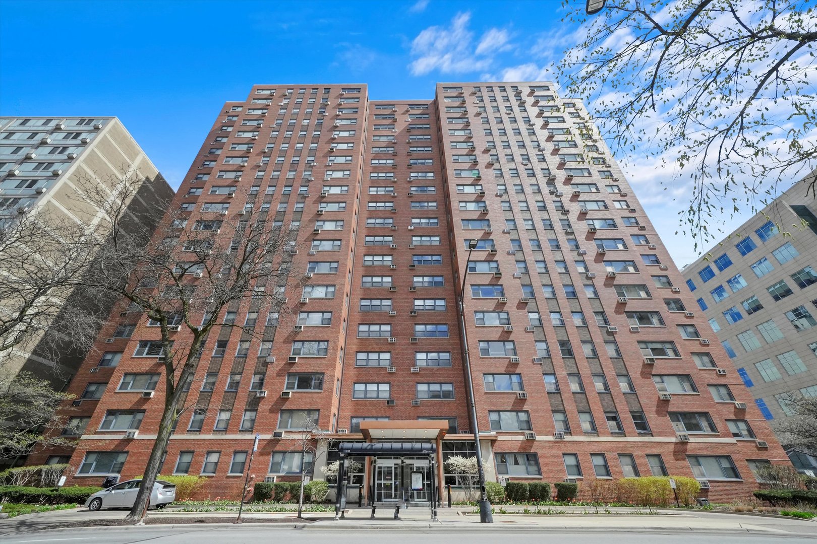 2909 N Sheridan Road Unit: 1908