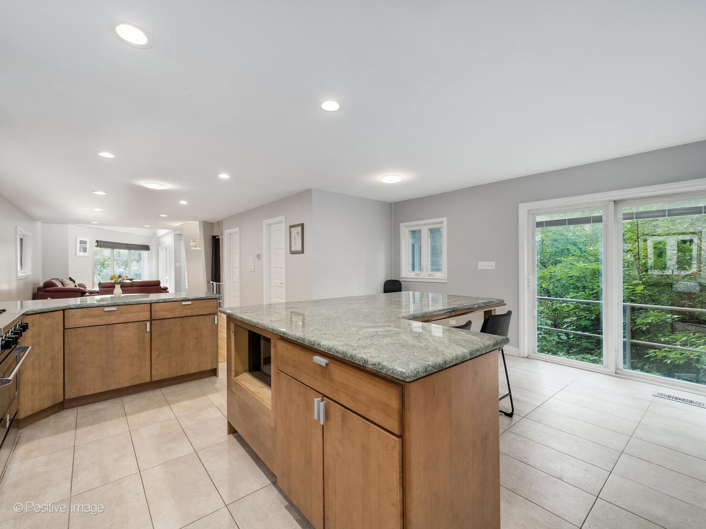 2227 N Janssen Avenue