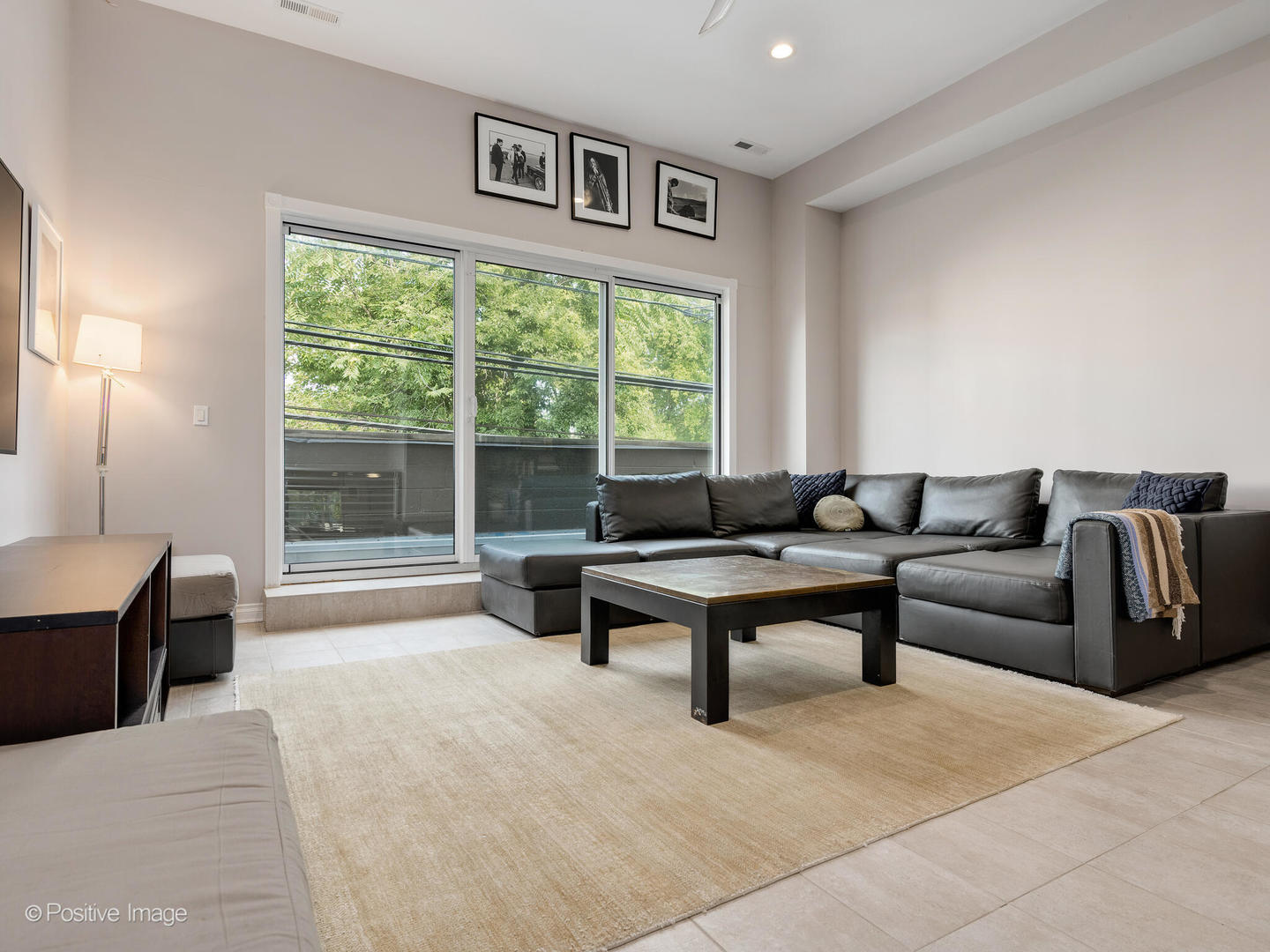 2227 N Janssen Avenue