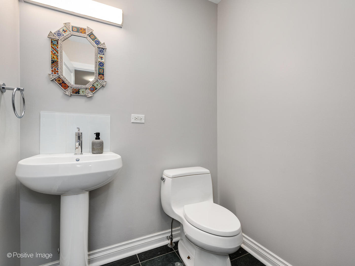 2227 N Janssen Avenue