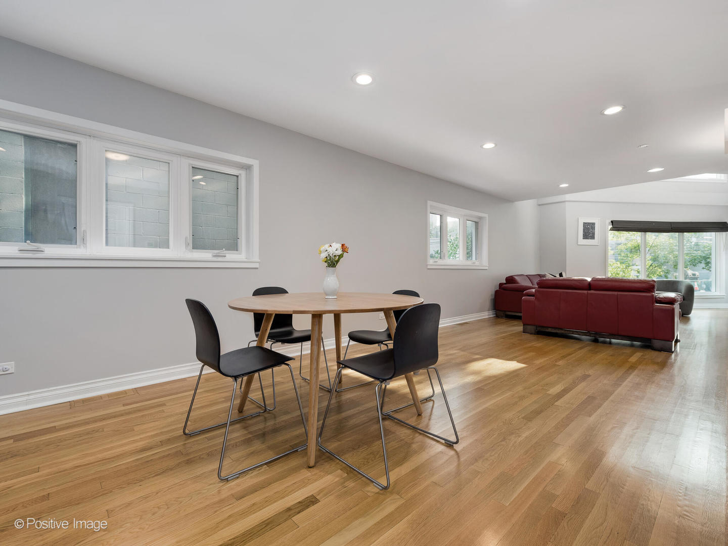 2227 N Janssen Avenue