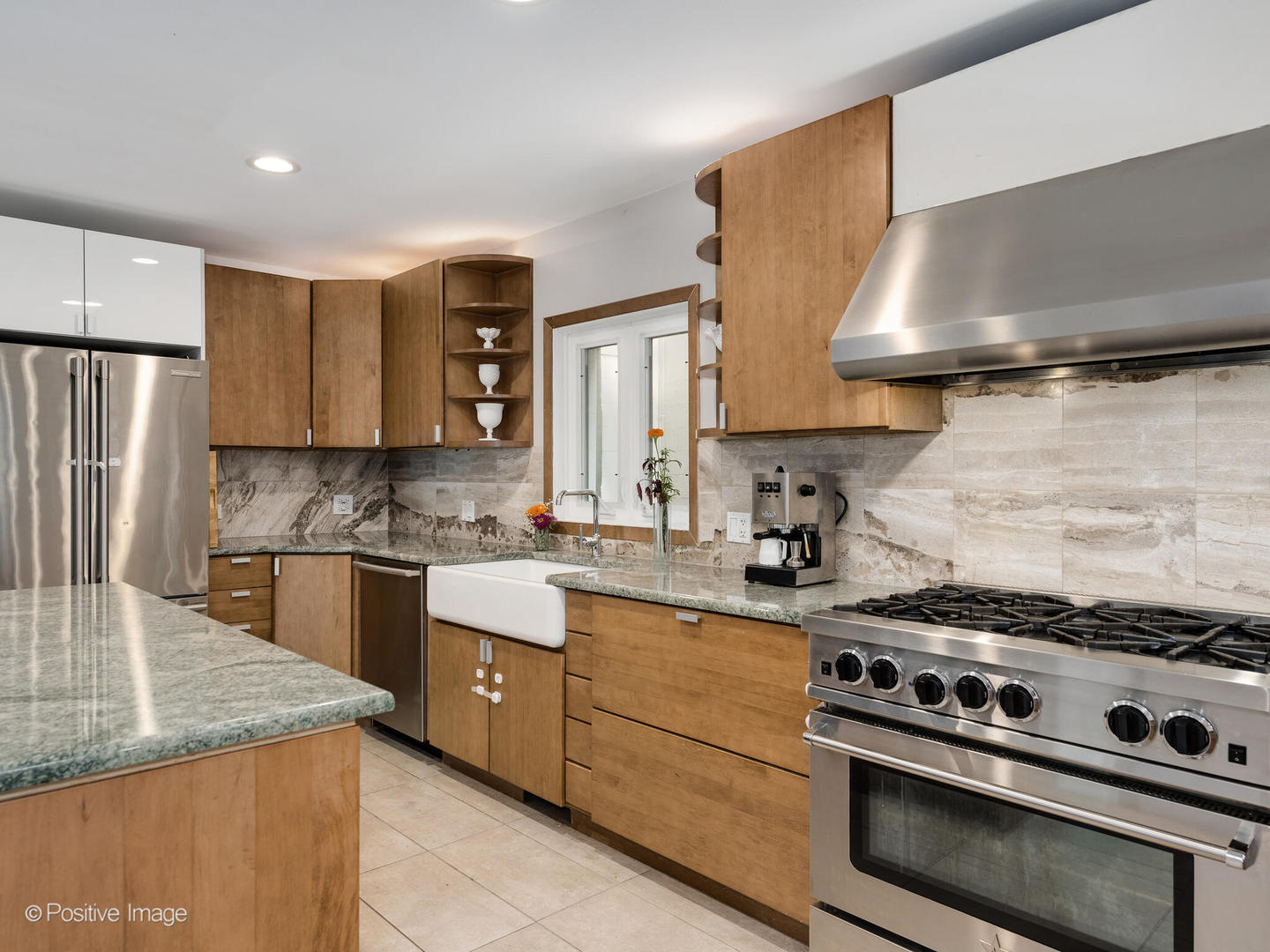 2227 N Janssen Avenue