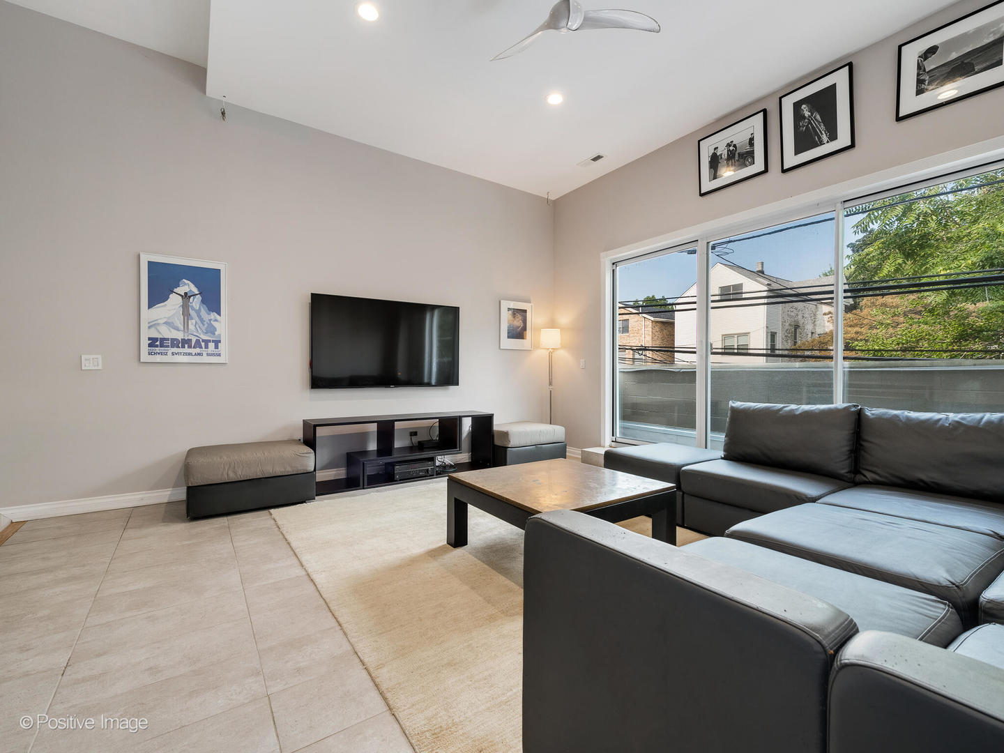 2227 N Janssen Avenue