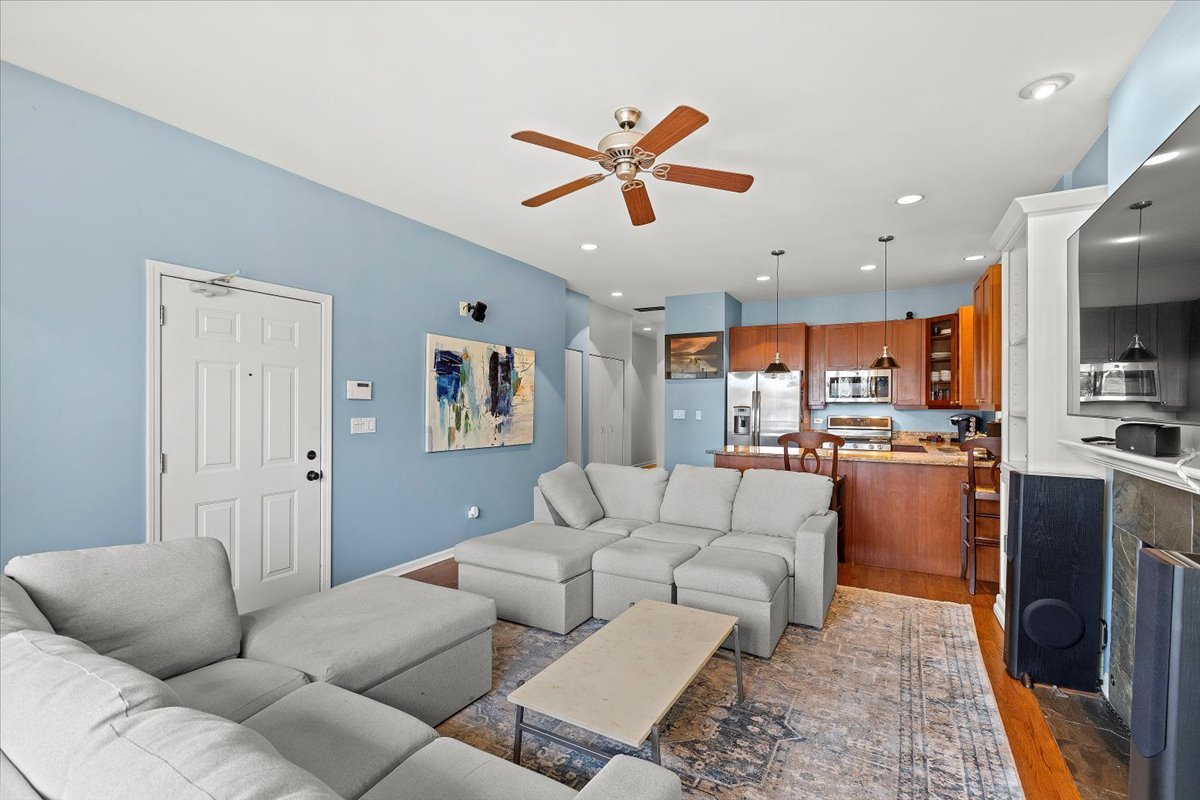 2025 W Rice Street Unit: 2