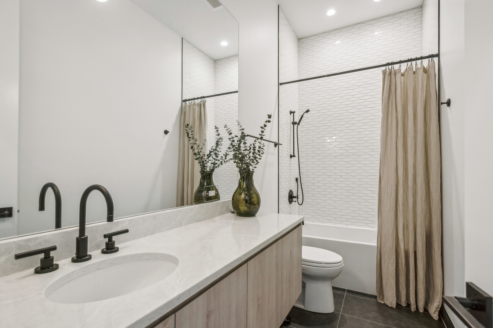 2660 W Armitage Avenue Unit: 2