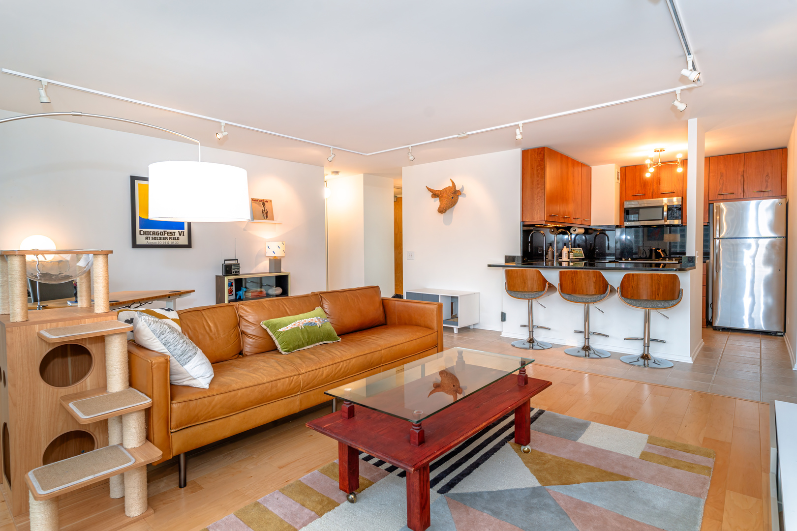 4343 N CLARENDON Avenue Unit: 905