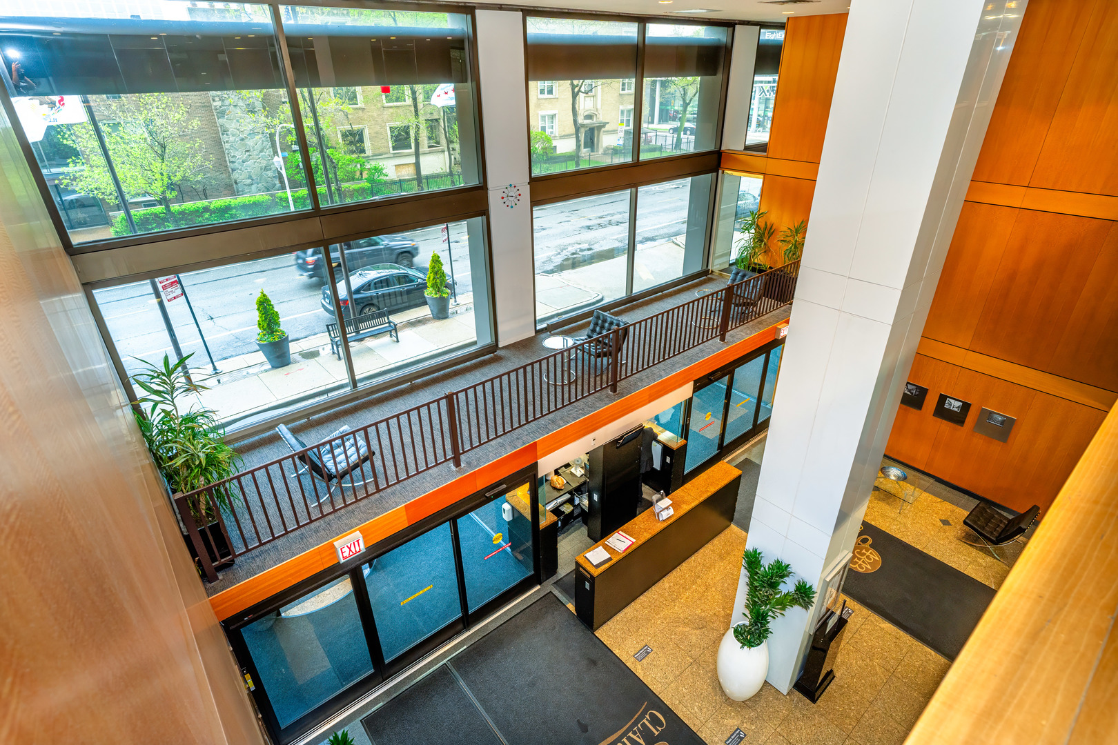 4343 N CLARENDON Avenue Unit: 905