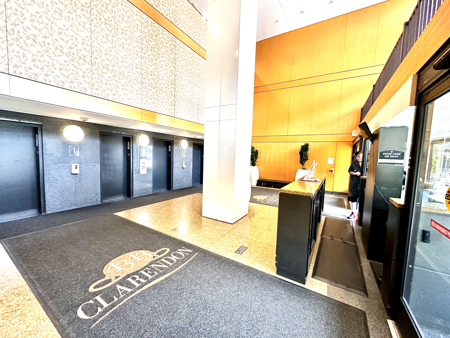 4343 N CLARENDON Avenue Unit: 905