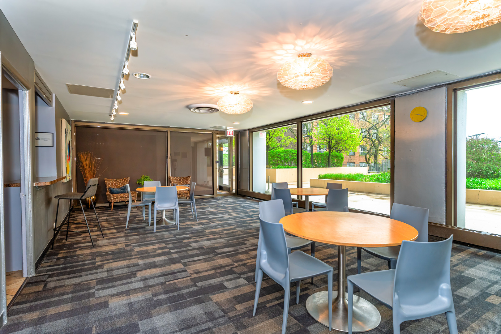 4343 N CLARENDON Avenue Unit: 905