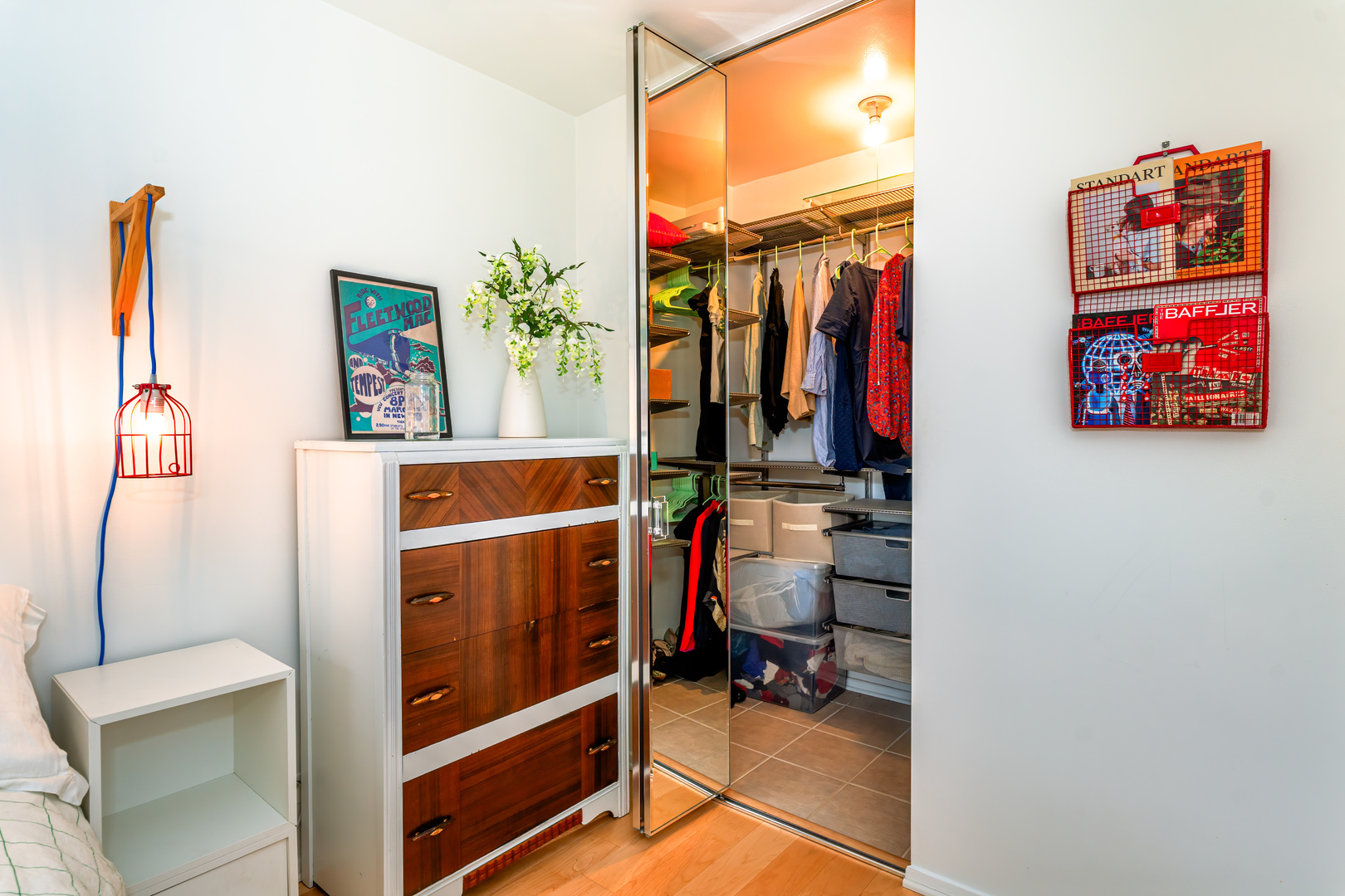 4343 N CLARENDON Avenue Unit: 905