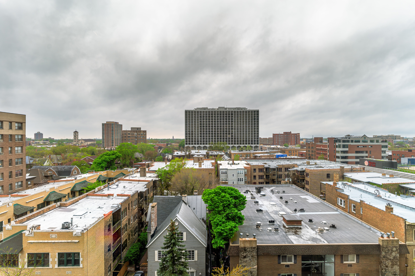 4343 N CLARENDON Avenue Unit: 905