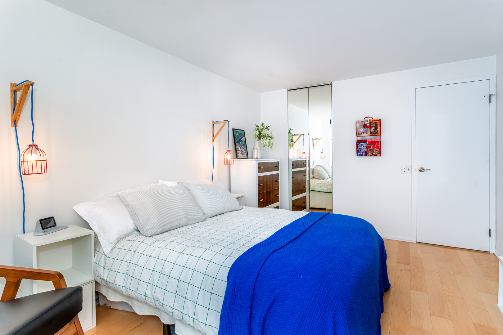 4343 N CLARENDON Avenue Unit: 905