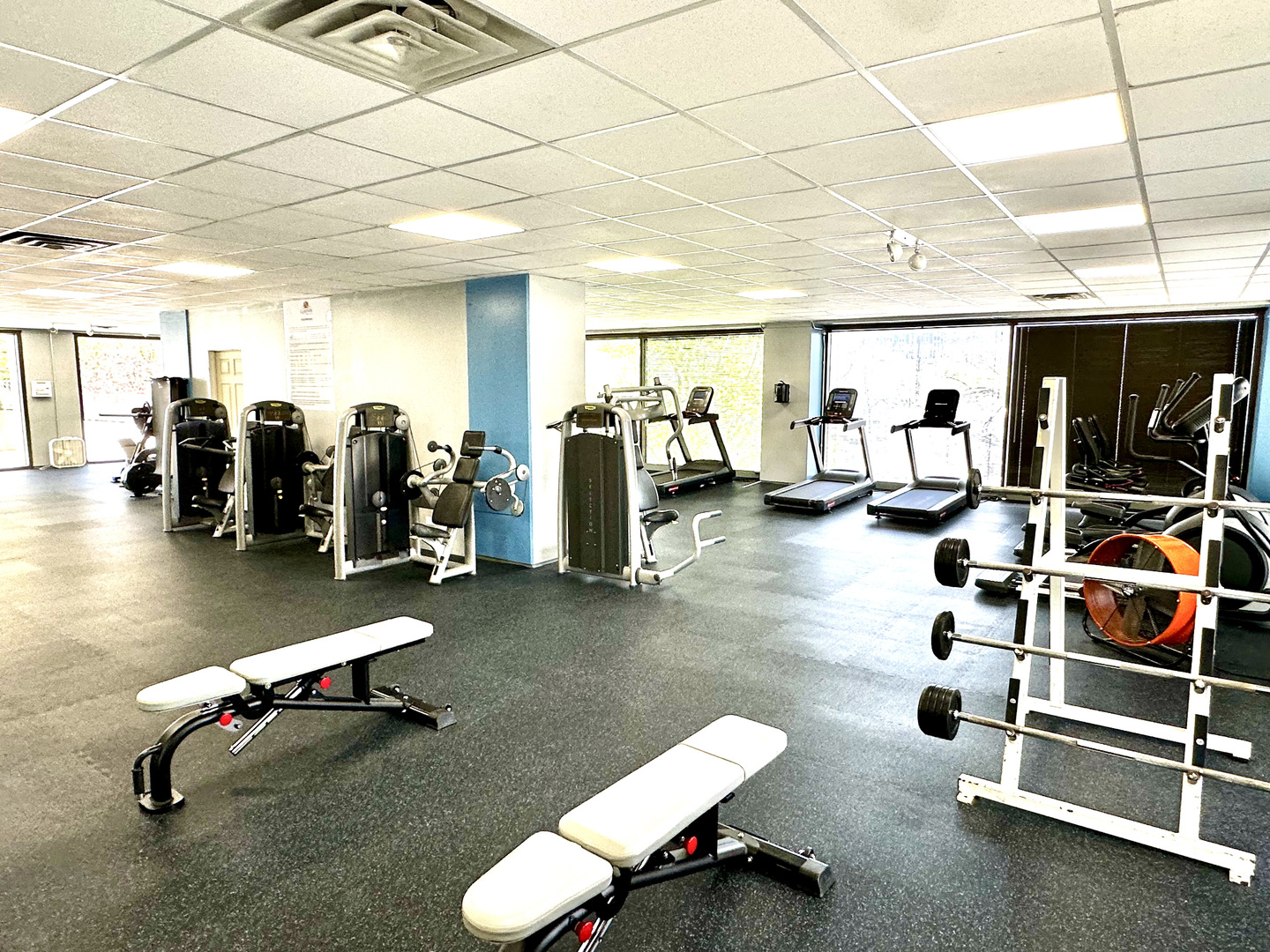 4343 N CLARENDON Avenue Unit: 905