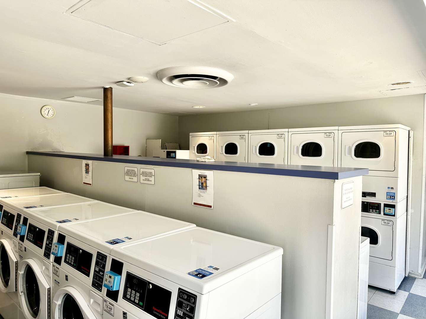 4343 N CLARENDON Avenue Unit: 905