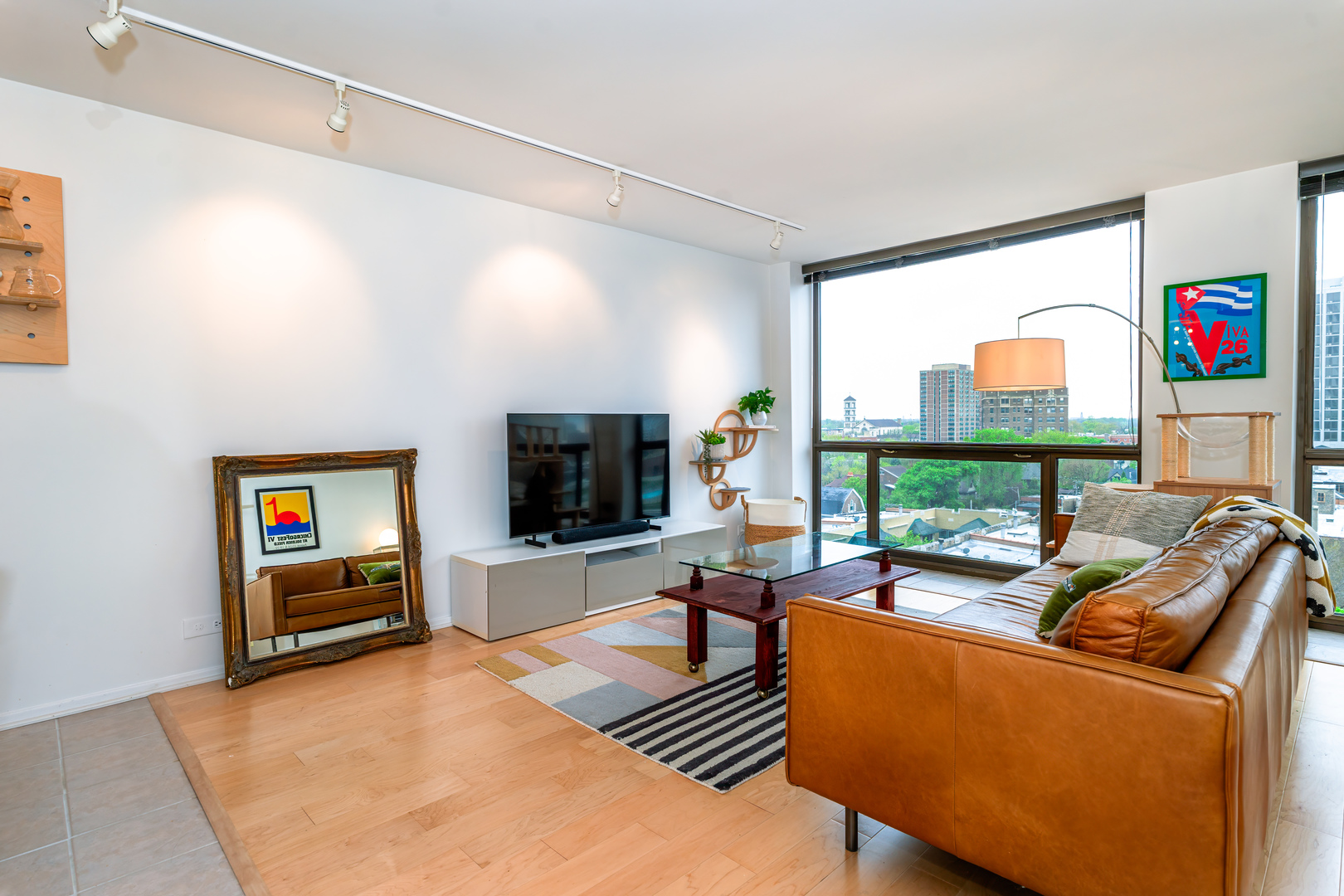 4343 N CLARENDON Avenue Unit: 905