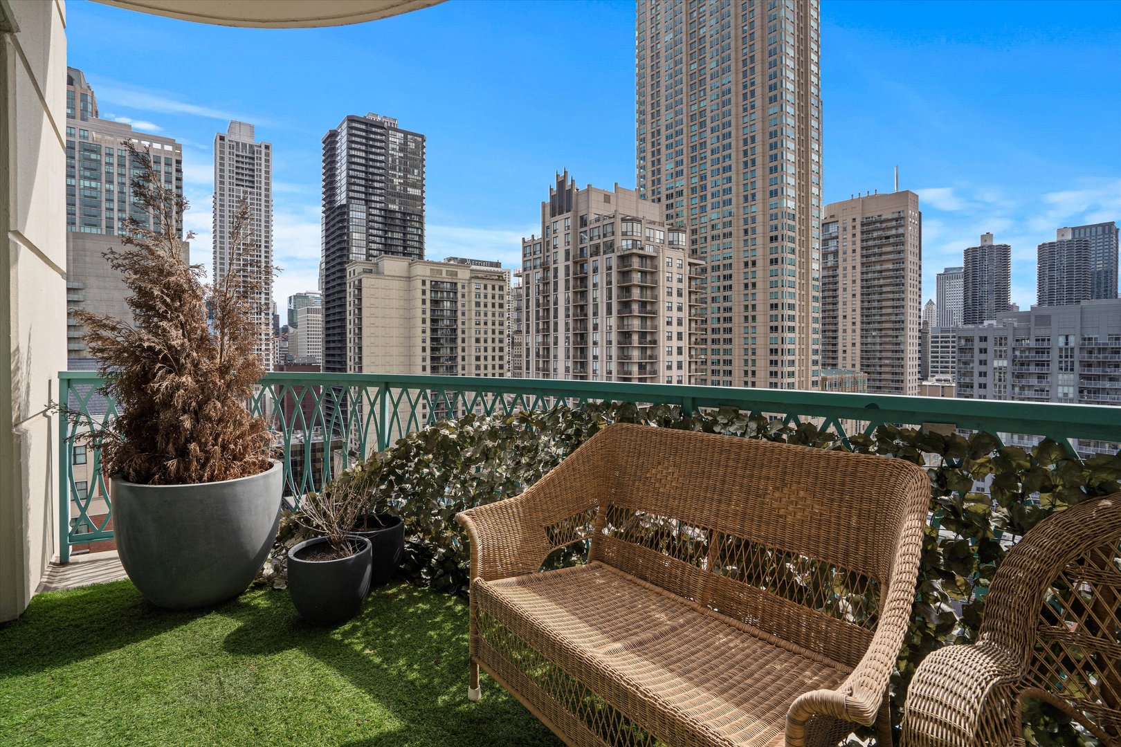 60 W Erie Street Unit: 1701