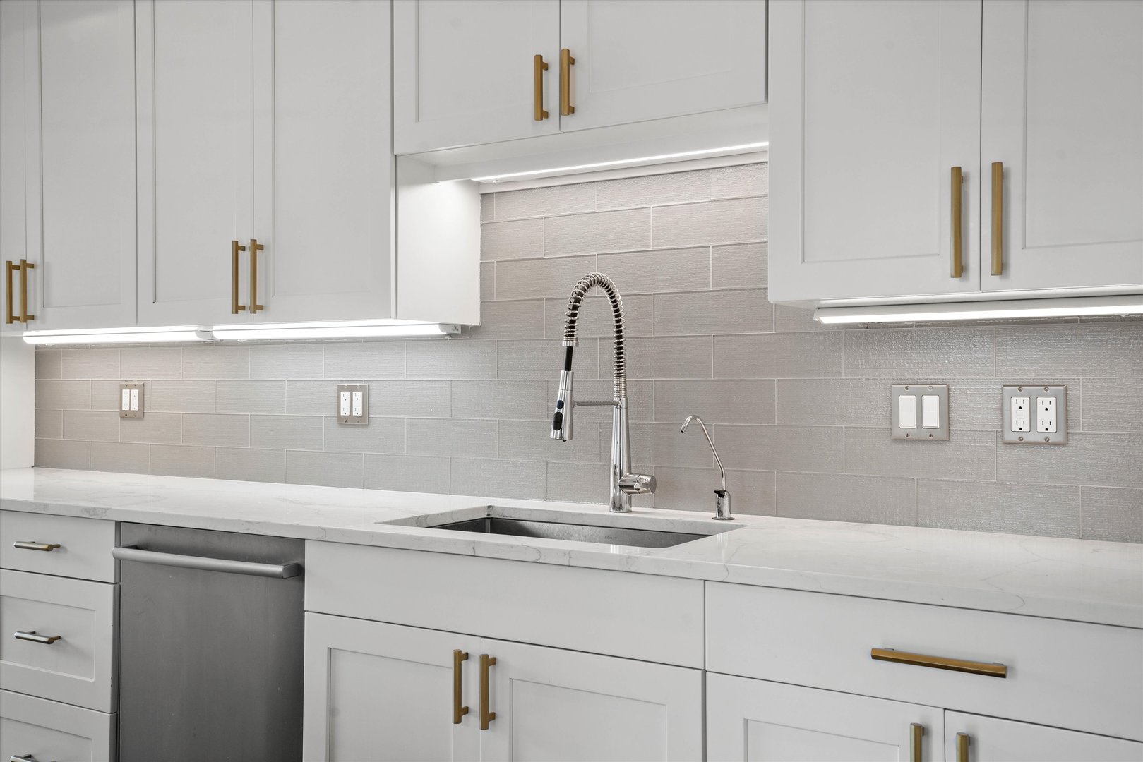 60 W Erie Street Unit: 1701