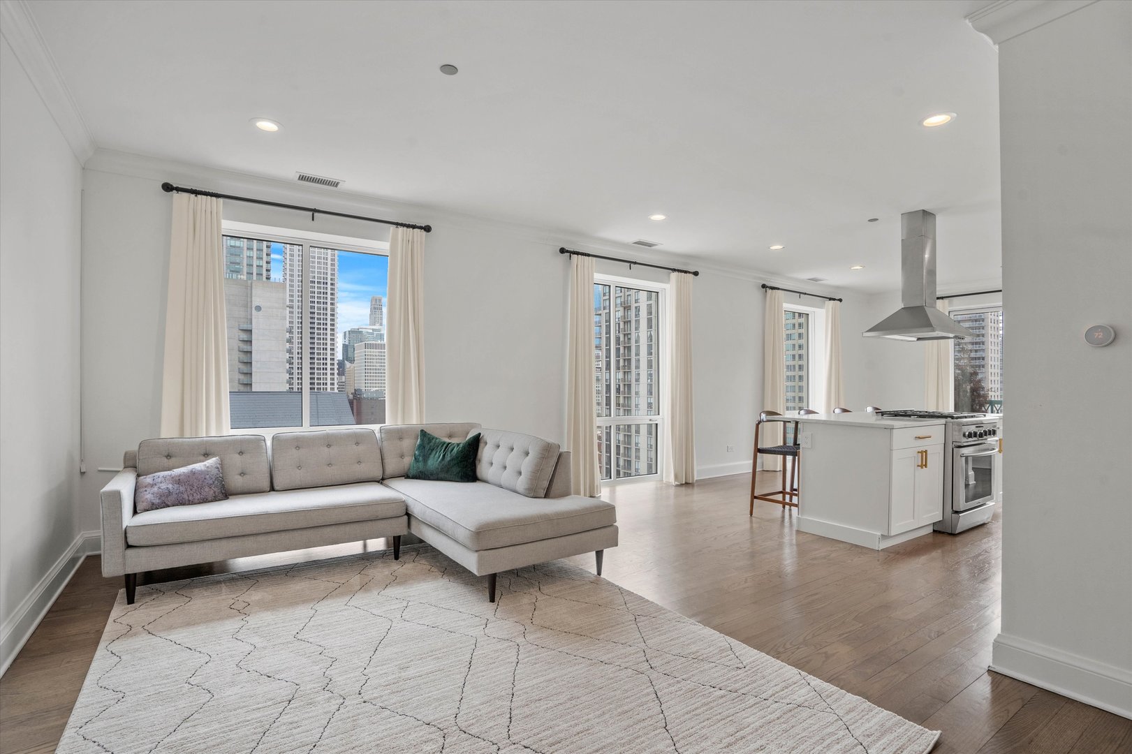 60 W Erie Street Unit: 1701